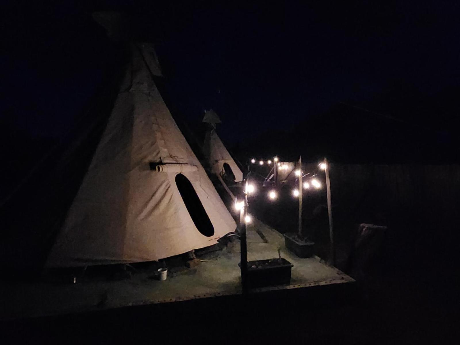 Tsitsikamma Wolf Sanctuary Eco Cabins & Teepees Стормсрівер Номер фото